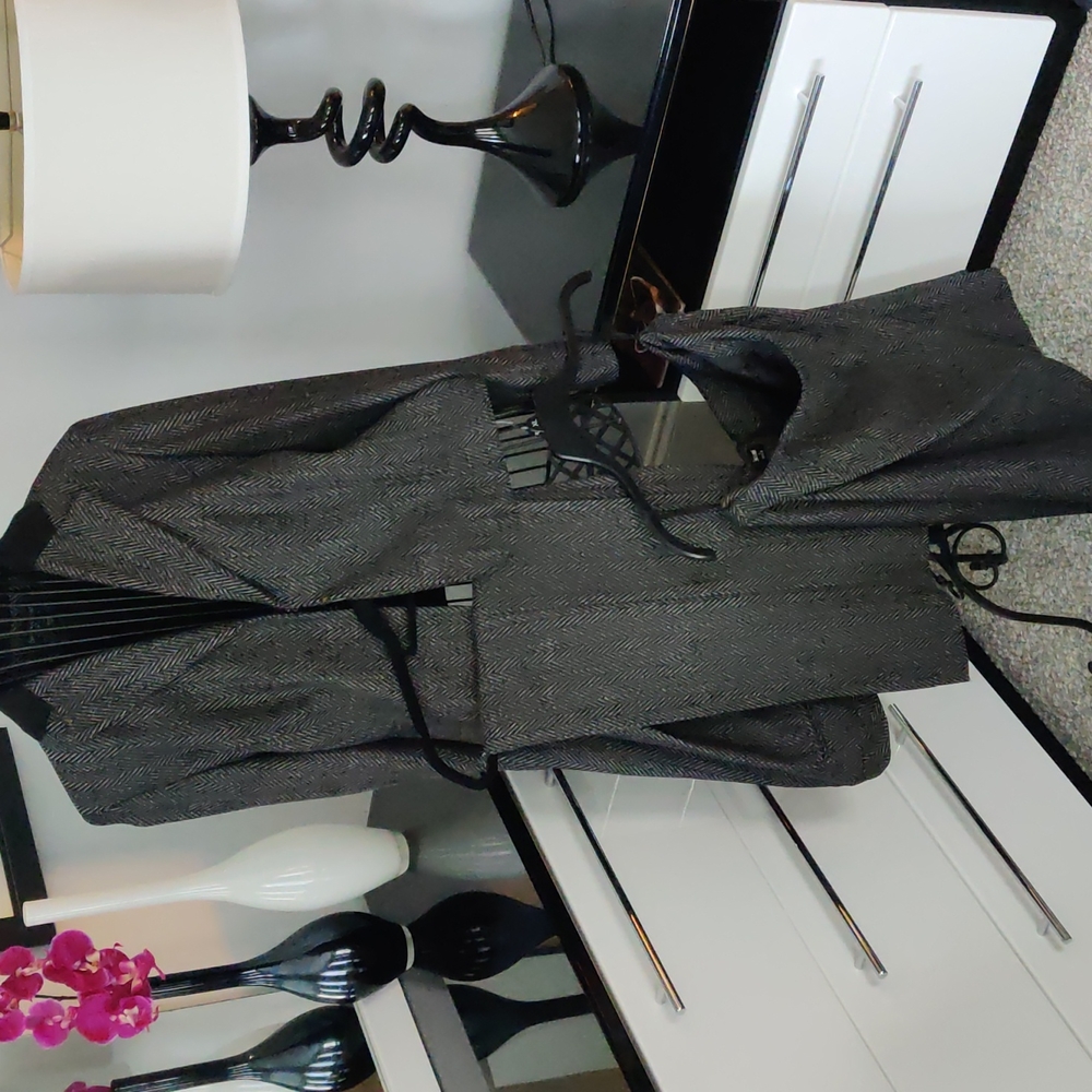Beautiful 3 pcs jacket,skirt,pants Signature by Larry Levine winter suit size 14